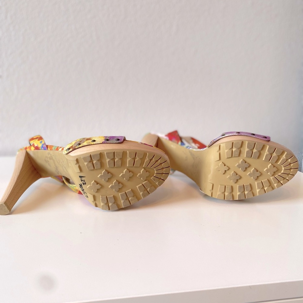 STELLA MCCARTNEY Floral Canvas & Wooden Platform Heels Sandals SZ 40 - Picture 10 of 11